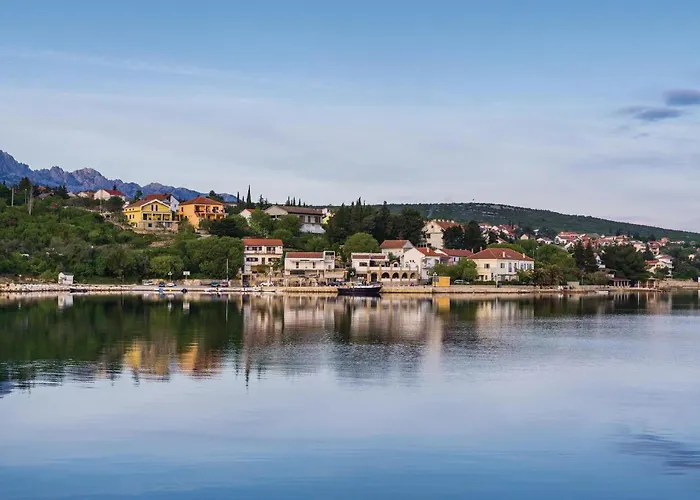 1 Bedroom Awesome In Apartamento Maslenica