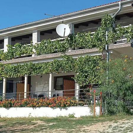 1 Bedroom Awesome In * Maslenica