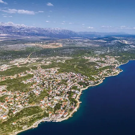 1 Bedroom Awesome In Apartment Maslenica