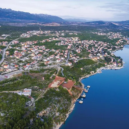 1 Bedroom Awesome In *